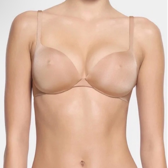SKIMS Best Seller Push-up Nipple Bra - Picture 5 of 5